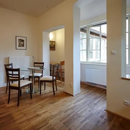 Queen Bee Apartments Prague Room photo